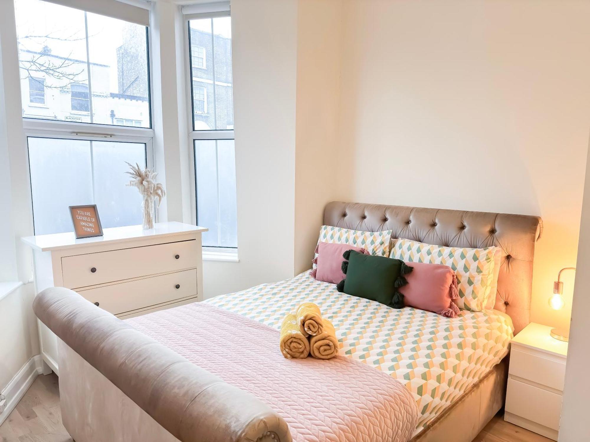 1-Bedroom Flat With Small Garden & Paid Parking In Finsbury Park, Highbury London Eksteriør billede