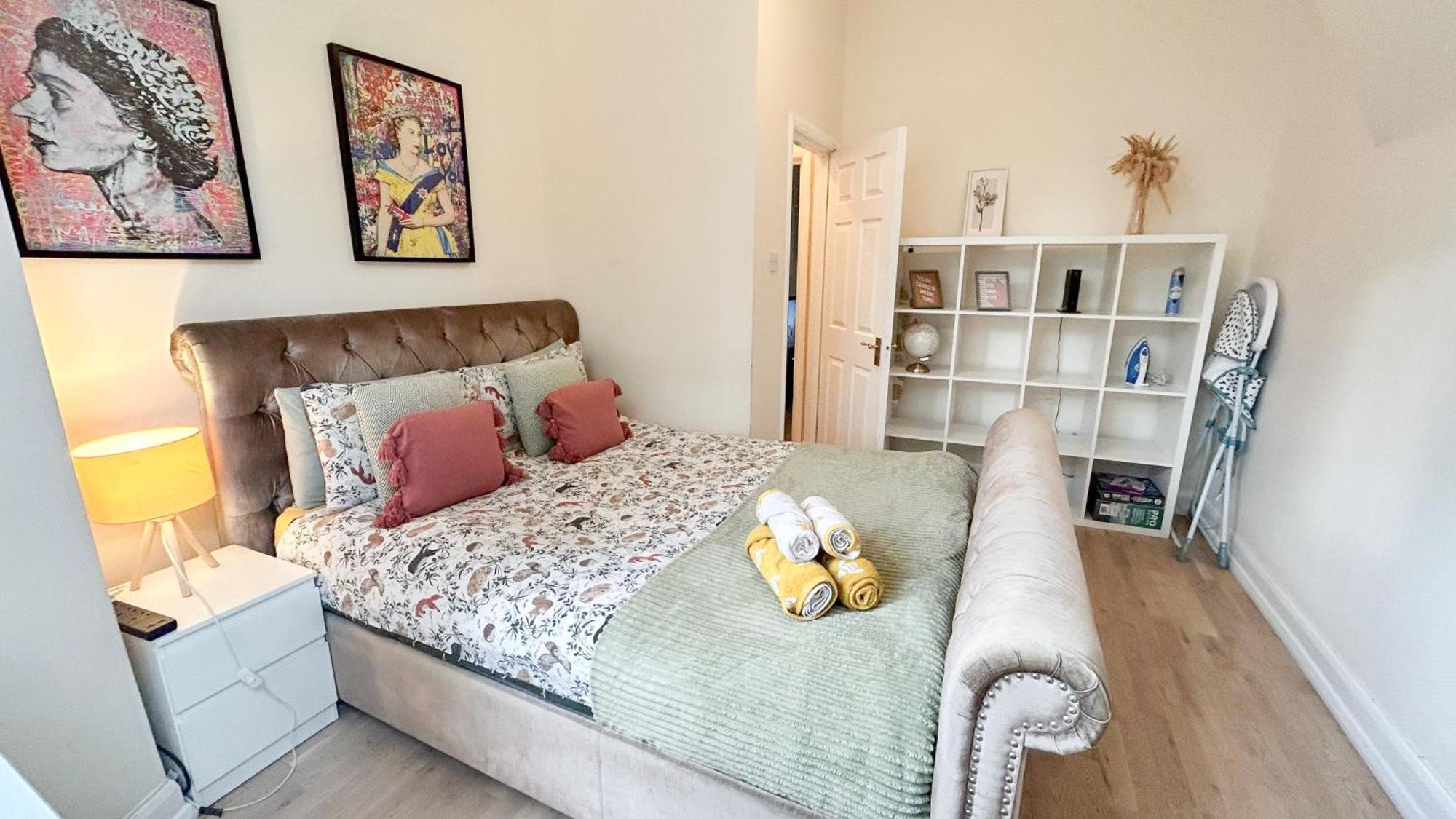 1-Bedroom Flat With Small Garden & Paid Parking In Finsbury Park, Highbury London Eksteriør billede