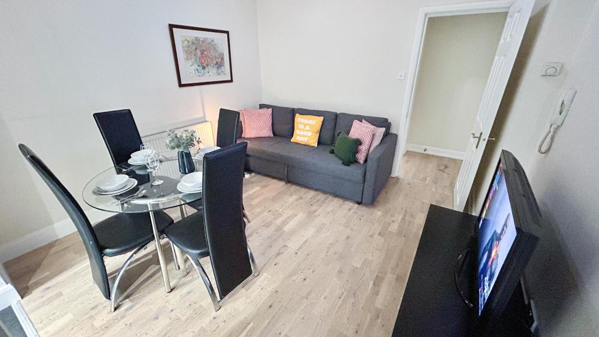 1-Bedroom Flat With Small Garden & Paid Parking In Finsbury Park, Highbury London Eksteriør billede