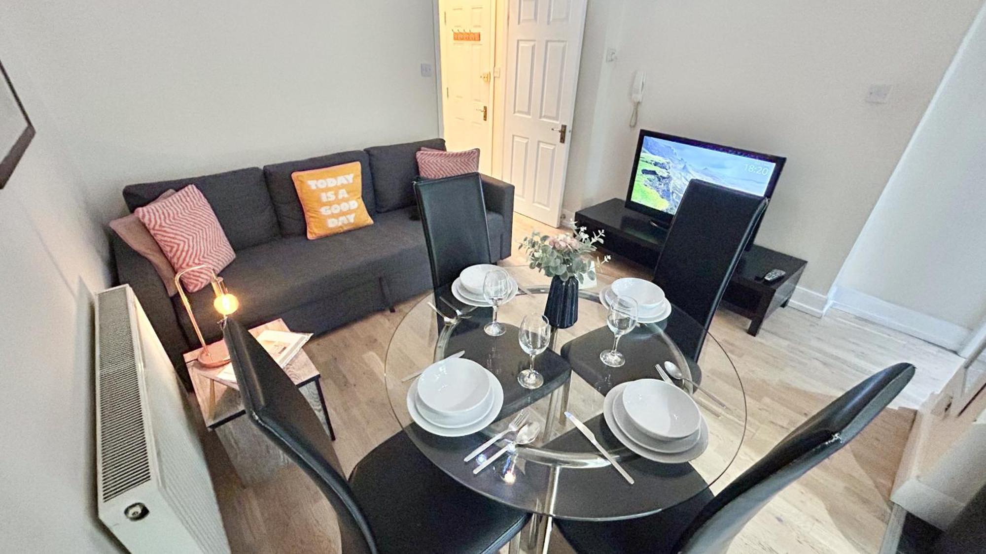 1-Bedroom Flat With Small Garden & Paid Parking In Finsbury Park, Highbury London Eksteriør billede