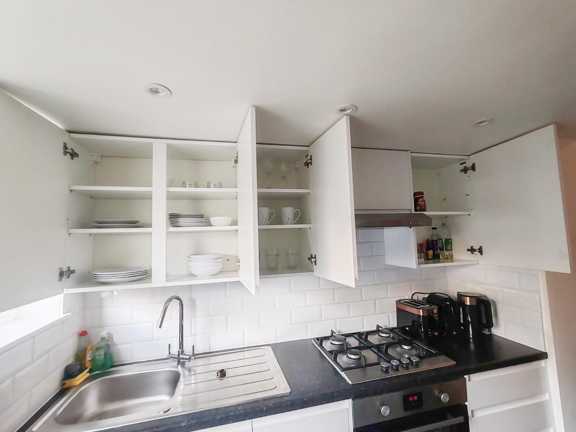 1-Bedroom Flat With Small Garden & Paid Parking In Finsbury Park, Highbury London Eksteriør billede
