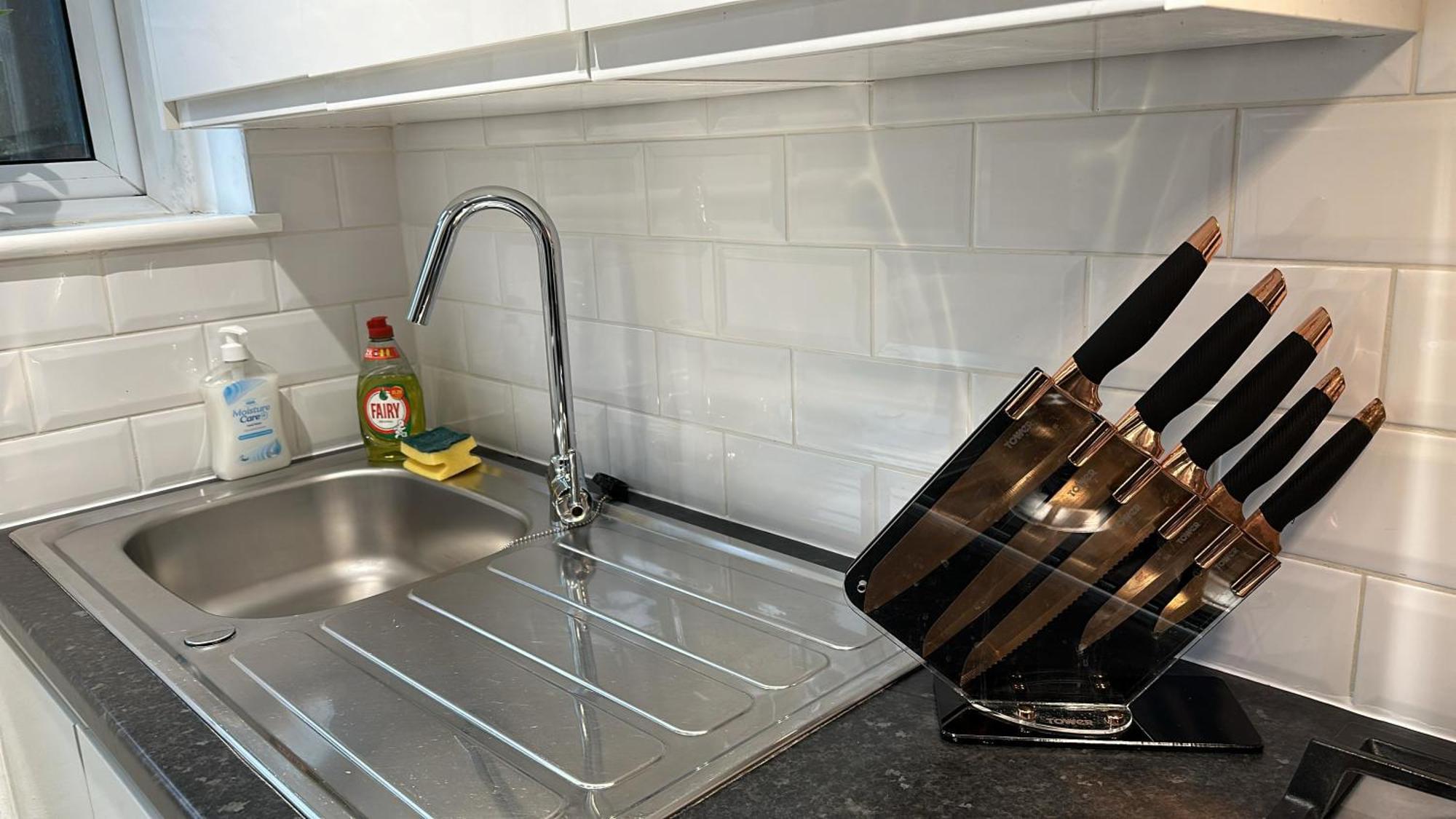1-Bedroom Flat With Small Garden & Paid Parking In Finsbury Park, Highbury London Eksteriør billede